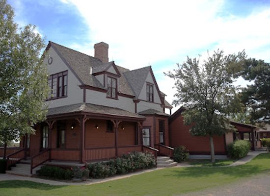 texas/central-texas/landmark/charles-and-mary-ann-goodnight-ranch-state-historic-site