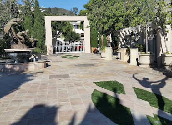 california/laguna-beach/landmark/dawson-cole-fine-art-gallery-sculpture-garden