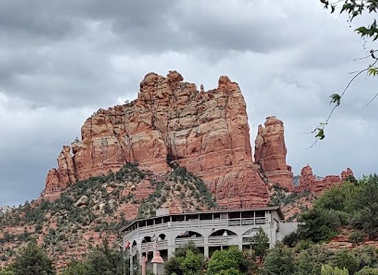 arizona/sedona/landmark/tlaquepaque-arts-shopping-village