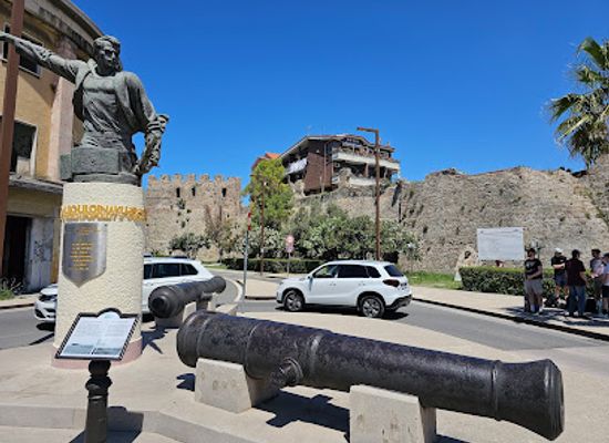 albania/durres/landmark/city-wall-of-durres