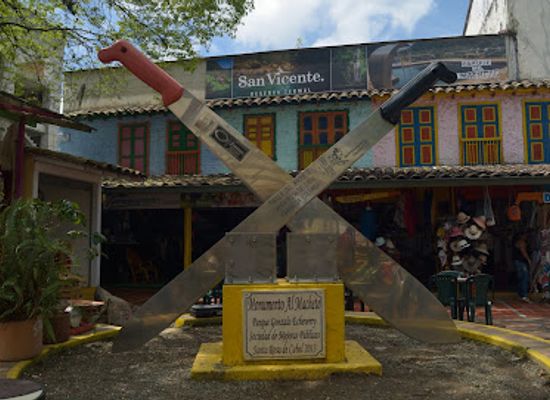colombia/quindio-department/landmark/monumento-al-machete