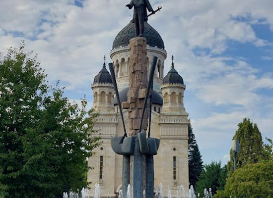 romania/cluj-napoca/landmark/the-statue-of-avram-iancu