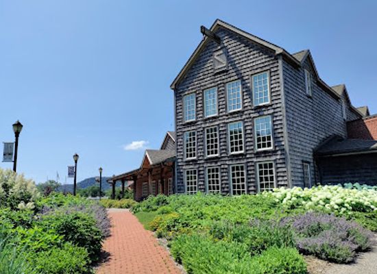 minnesota/winona/landmark/minnesota-marine-art-museum