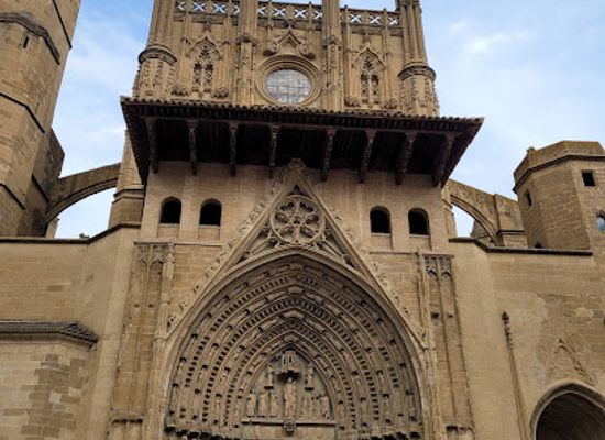 spain/huesca/landmark/muralla-de-huesca
