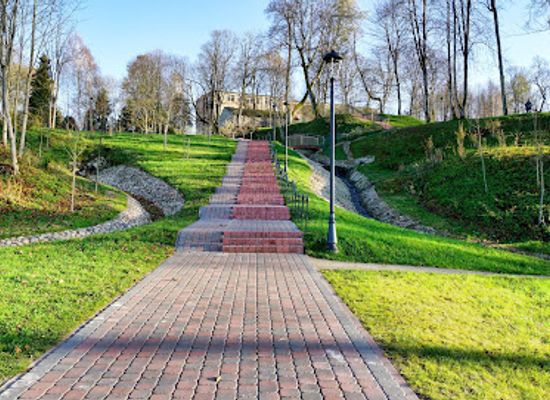 lithuania/lithuanian-seaside/landmark/lithuania-s-independence-10th-anniversary-memorial