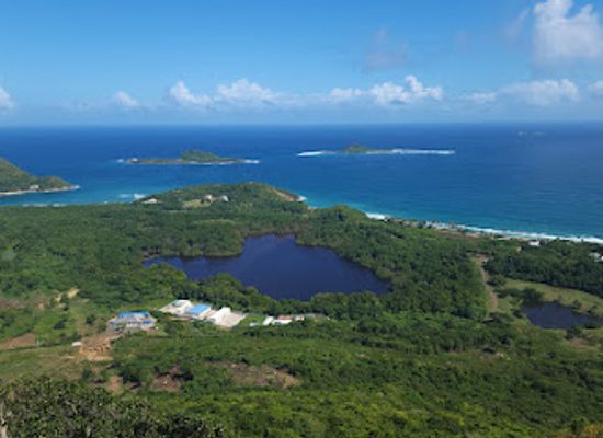 grenada/etang-national-park/landmark/welcome-stone