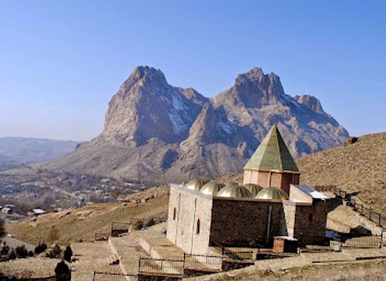 armenia/kapan/landmark/sheikh-khorasan-fazlullah-naimi-xangahi