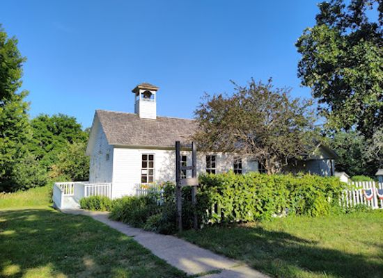 iowa/iowa-great-lakes/landmark/kenue-park