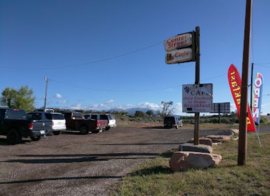 utah/blanding/landmark/yaks-cafe