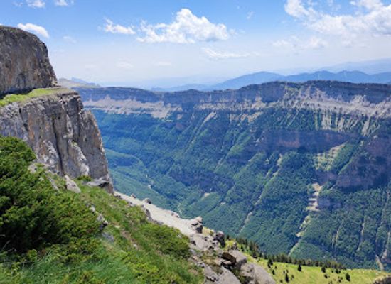 spain/ordesa-y-monte-perdido-national-park/landmark/ordesa-valley