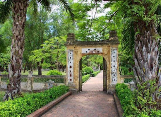 vietnam/northeast/landmark/memorial-of-the-great-poet-nguyen-du