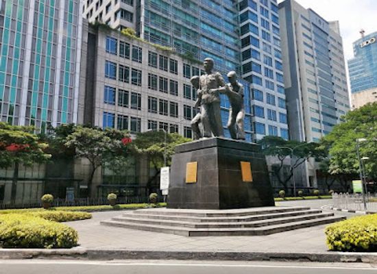 philippines/manila/landmark/ninoy-aquino-monument-makati-city