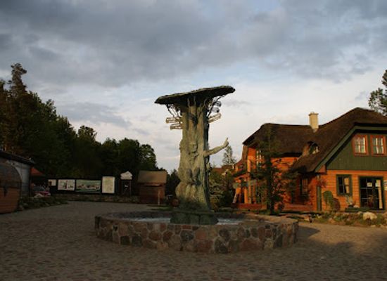 poland/kashubia/landmark/house-of-the-polish-insurgent-adampol-cepr-in-szymbark