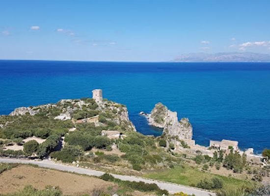 italy/sicily/landmark/tempio-di-segesta