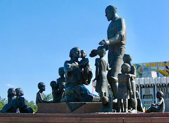 uzbekistan/tashkent/landmark/bunyodkor-square