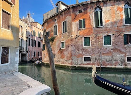 italy/venice/landmark/campiello-del-carro