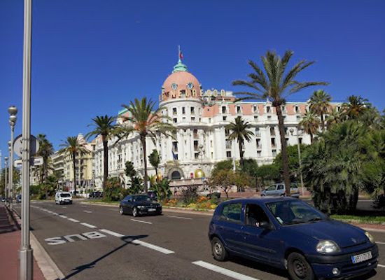 france/nice/promenade-des-anglais/landmark/Nice-Angels-Bay