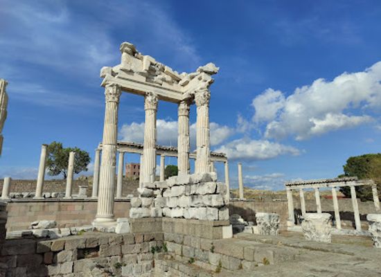 turkiye/aegean-region/landmark/pergamon-ancient-city