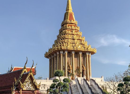 thailand/eastern-thailand/landmark/monk-pa-phut-bat-jam-long-meung-bor-kan