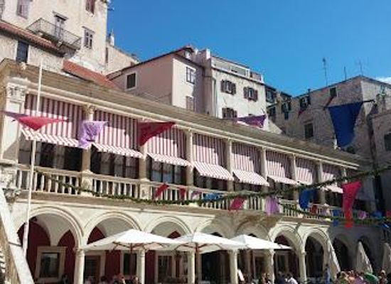 croatia/dalmatia/landmark/trg-republike-hrvatske-1