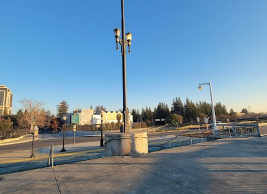 california/sacramento/old-sacramento-historic-district/landmark/historic-lamp-posts
