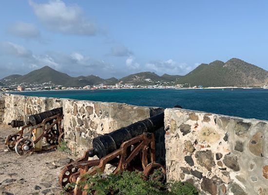 sint-maarten/little-bay/landmark/fort-amsterdam