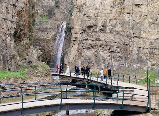 georgia/khevi/landmark/leghvtakhevi-waterfall