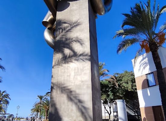 spain/huelva/landmark/muelle-garden