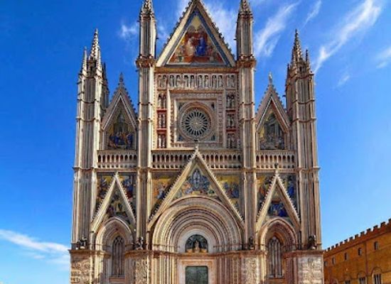 italy/orvieto/landmark/piazza-duomo