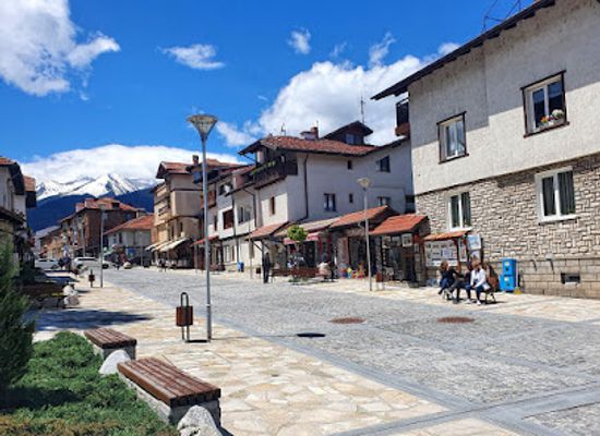 bulgaria/bansko/landmark/nikola-vaptsarov-square