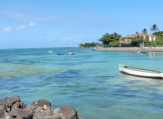 mauritius/riviere-du-rempart/landmark/roches-noires-waterfront