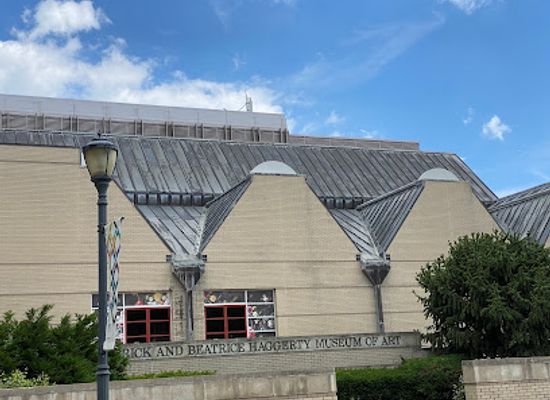 wisconsin/milwaukee/landmark/haggerty-museum-of-art