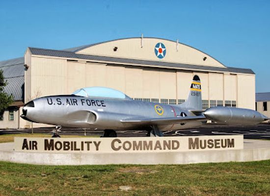 delaware/kent-county/landmark/air-mobility-command-museum