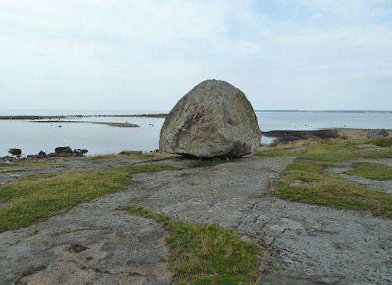 sweden/halland/attraction/slyngestenen