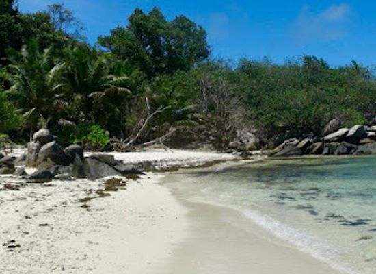 seychelles/cerf-island/landmark/ile-anonyme