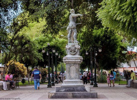 peru/piura/landmark/plaza-tres-culturas