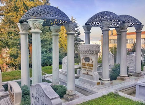 turkiye/bursa/landmark/zeki-muren-mezari