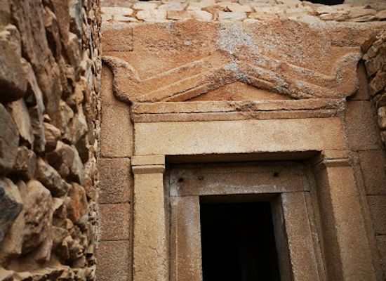 bulgaria/thrace/landmark/thracian-tomb-griffins