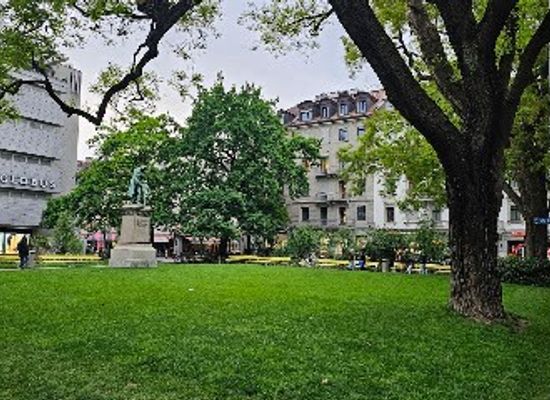 switzerland/zurich/landmark/pestalozzi-denkmal