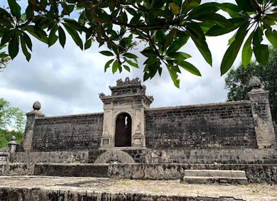vietnam/southeast/landmark/tomb-of-empress-thanh-cung