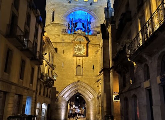 france/bordeaux-wine-region/landmark/grosse-cloche
