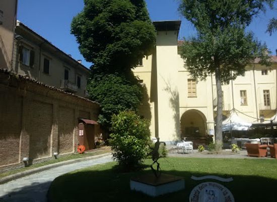 italy/monferrato/landmark/palazzo-crova