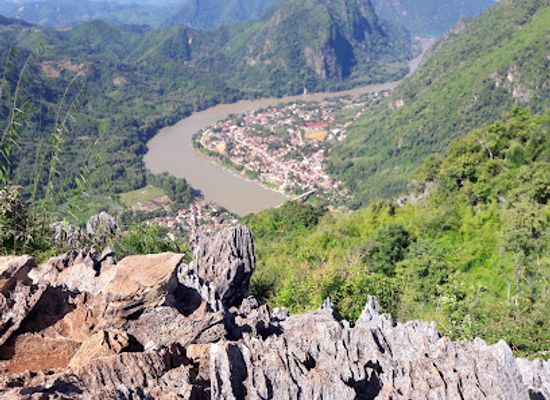 laos/xieng-khouang-plateau/landmark/nong-khiaw-viewpoint-trail-entrance-ticket-office