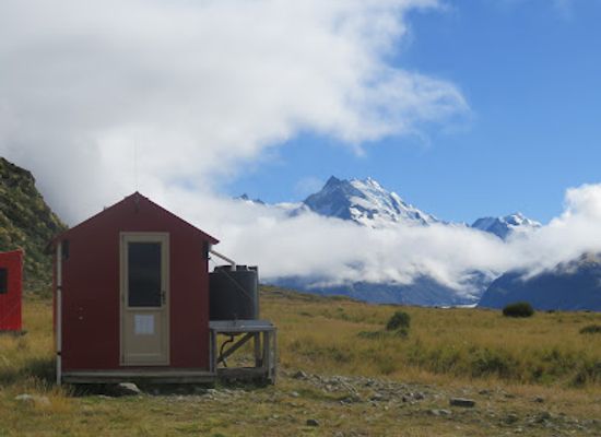 new-zealand/mount-cook-national-park/landmark/ball-hut