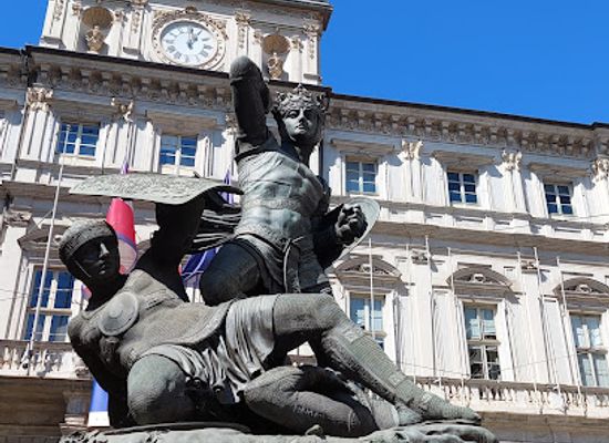 italy/turin/crocetta/landmark/monument-to-the-green-count