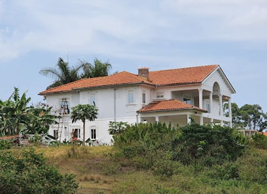 uganda/entebbe/landmark/the-picnic-place-ug