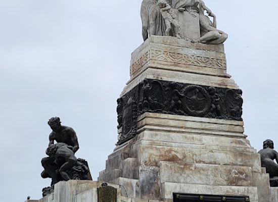 peru/lima/landmark/pileta-del-centenario-de-la-independencia