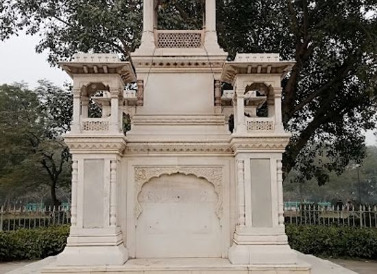 pakistan/faisalabad/landmark/sir-charles-james-lyall-monument