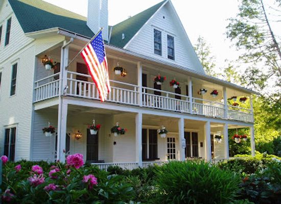 wisconsin/door-county/landmark/white-gull-inn