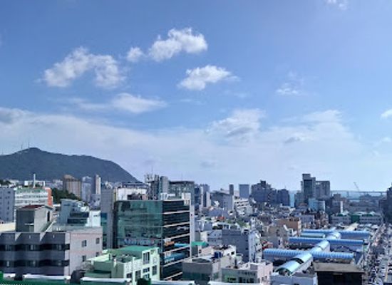 south-korea/busan/landmark/bosu-book-street